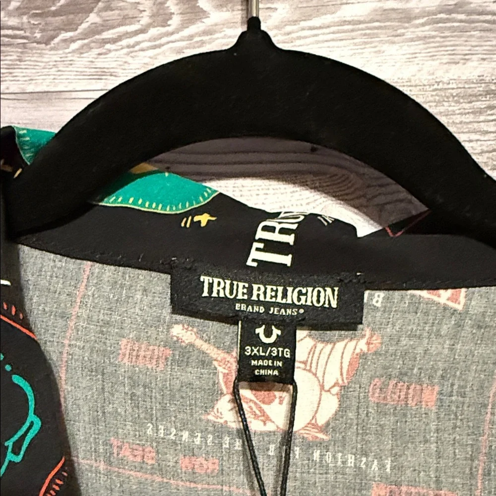 NWT! True Religion Men's Black Graphic Shirt
